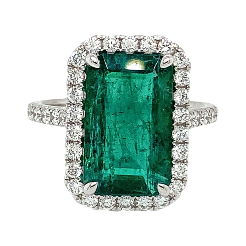 Certified 14 Ct - Emerald Cut Lab Grown Green Emearld & Lab Grown Diamond D VVS1 Engagement Ring (1 of 3)