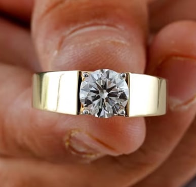 CERTIFIED 14KT Solid Yellow Gold 2.5 Carat E Color VVS1 Clarity Oval Cut Man's Ring - Engagement (1 of 4)