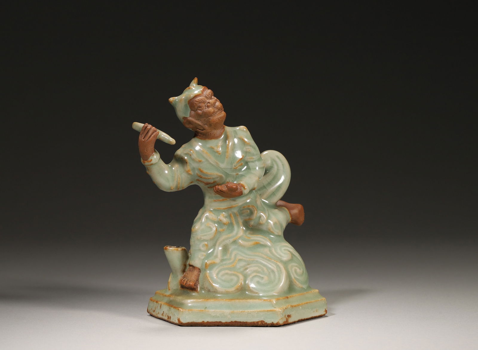 A Celadon water dropper with "Kuixing Tidu",Song Dynasty: W:7.5cm (2.95in) H:13cm (5.12in)