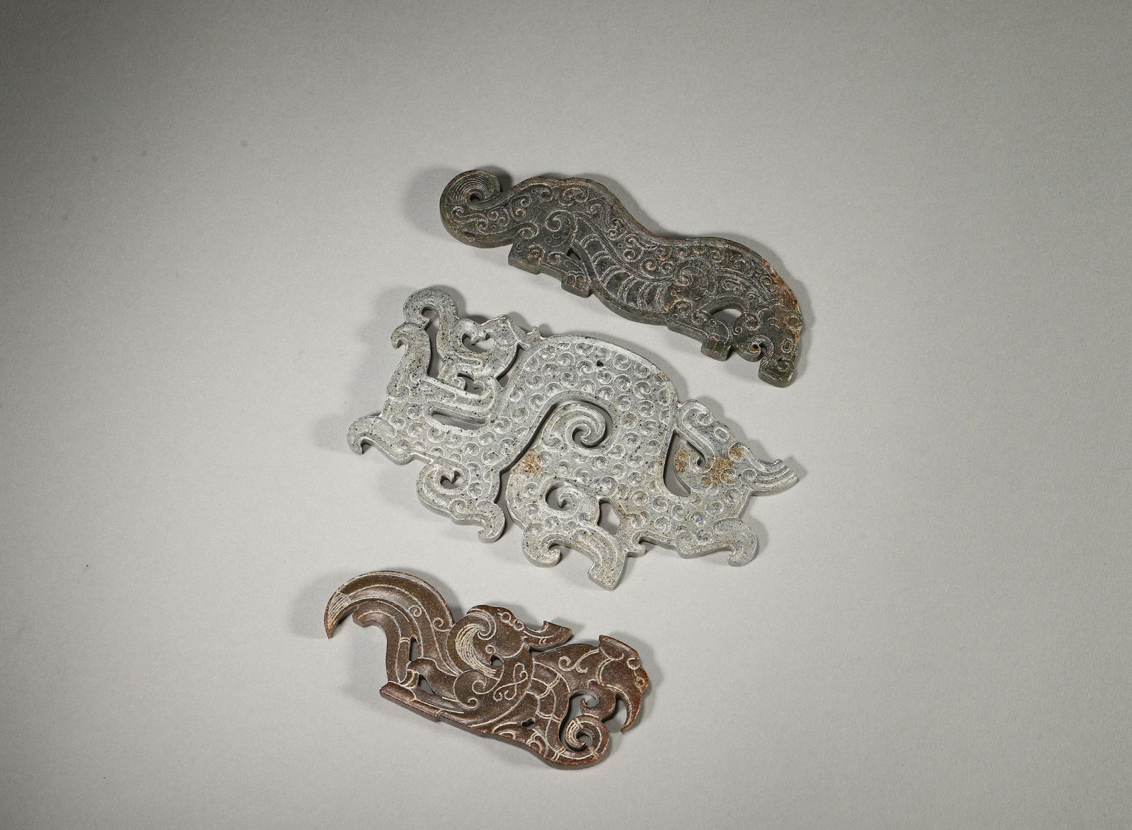 Warring States Hetian Jade Assemblage (Dragon/Beast Pendants) (1 of 7)