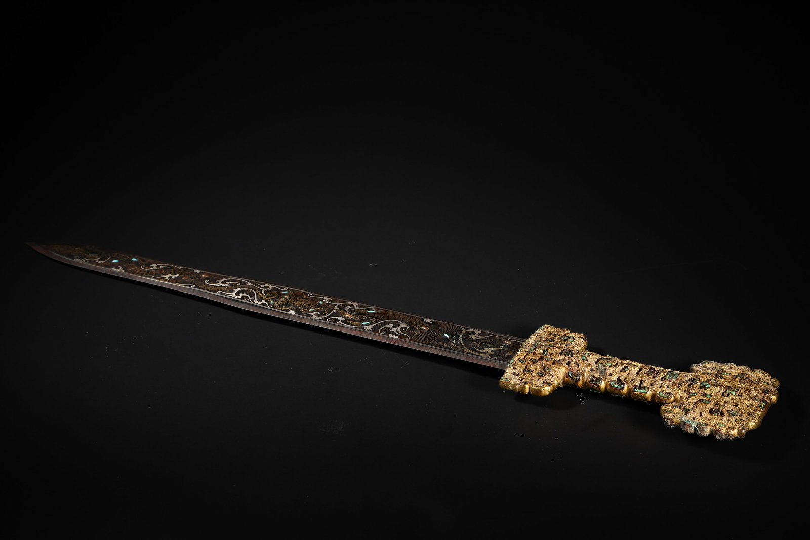 Warring States Period Gold-and-Silver-Inlaid Gemstone Openwork-Hilted Sword (1 of 6)