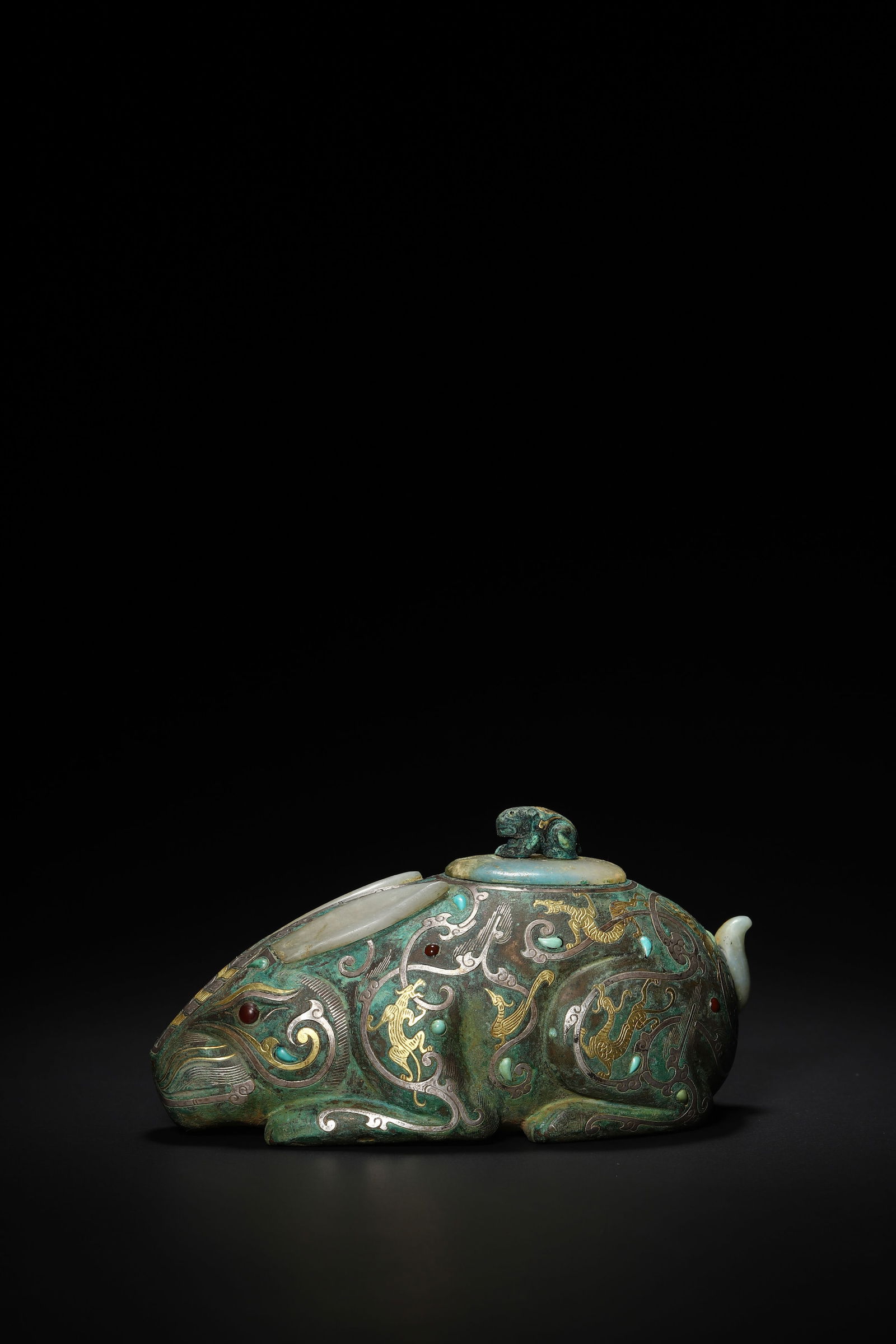 Han Dynasty Gold-and-Silver-Inlaid Gemstone Rabbit-Form Zun (Ritual Vessel) (1 of 9)