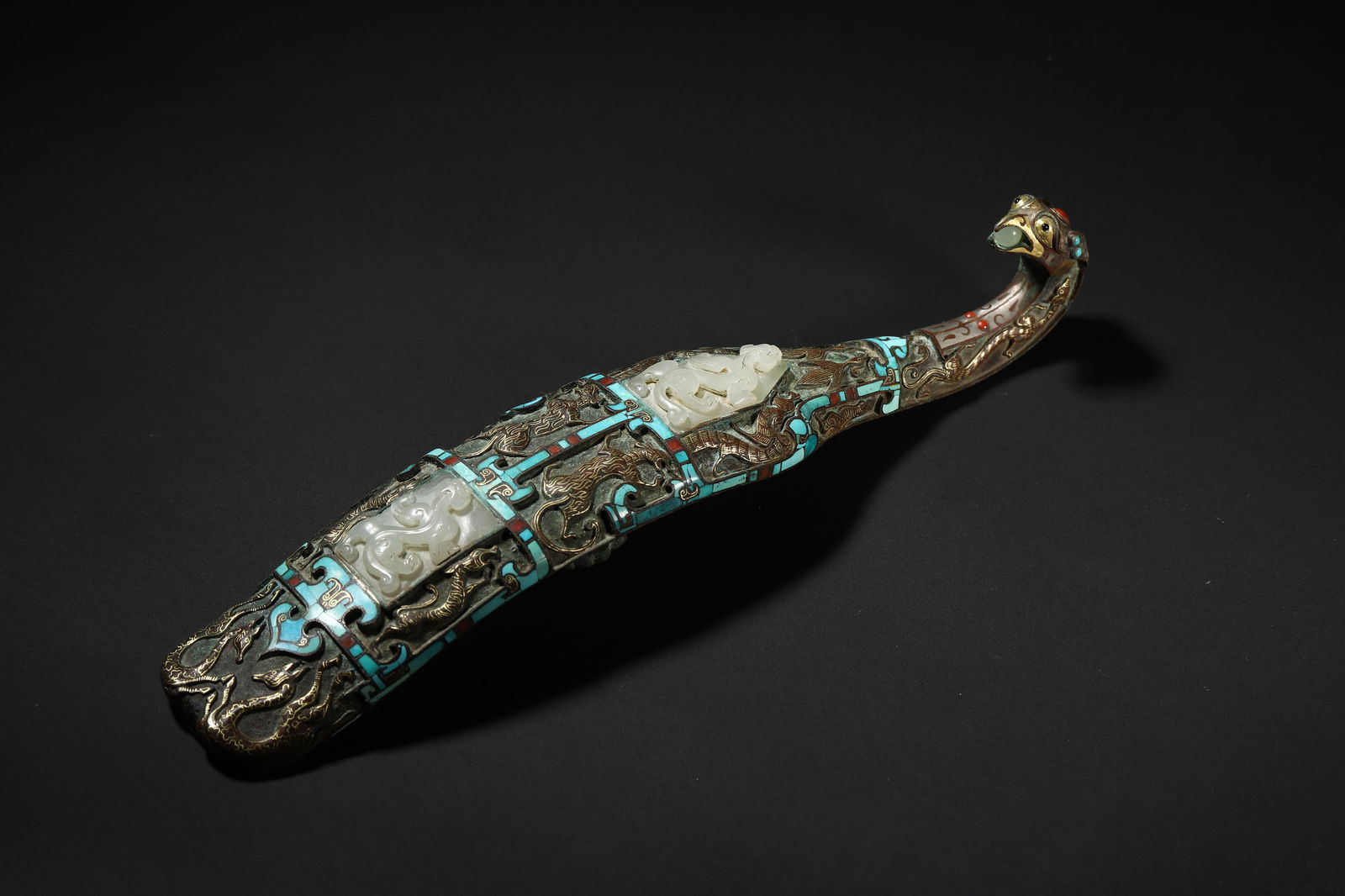 Warring States Period Gold-and-Silver-Inlaid Jade & Turquoise Belt Hook: Length 26.0cm (10.24in), Width 4.5cm (1.77in), Weight 749.0g (1.65lb)c. 475-221 BCE. Bronze Back Inlaid with Cuo-Jin & Jade, Hetian Jade Dragon Plates & Turquoise, Dragon-Shaped Hook Head Inlaid with