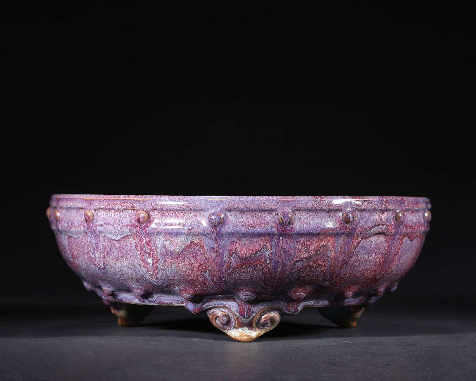 NORTHERN SONG DYNASTY: A JUNYAO ROSE-PURPLE GLAZED DRUM-SHAPED WASHER WITH THREE FEET (1 of 7)