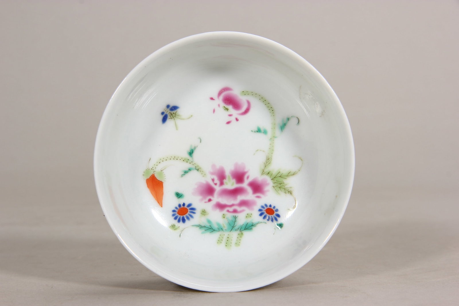 QING YONGZHENG: FAMILLE ROSE SMALL DISH WITH FLORAL MOTIF (1 of 9)