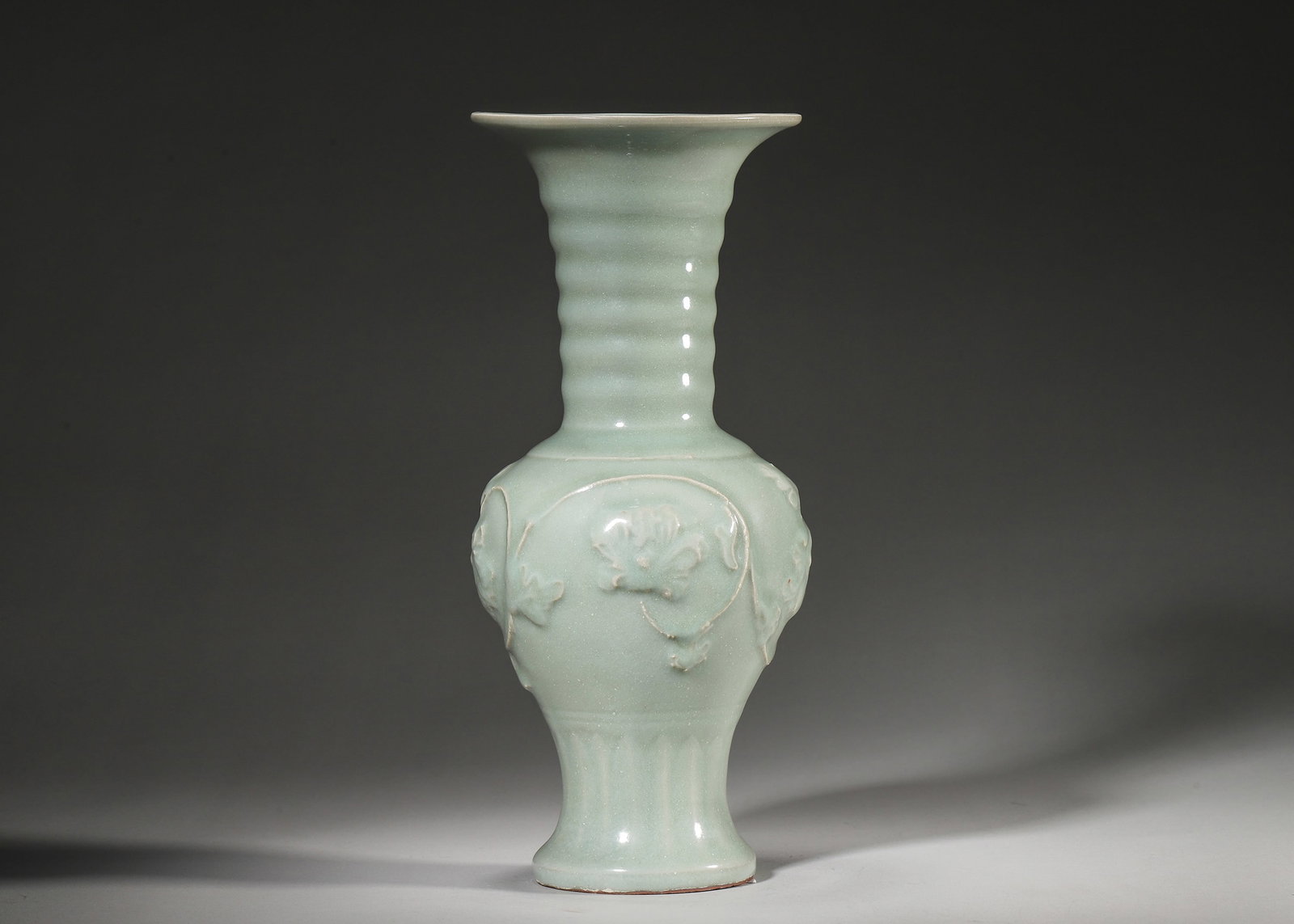 YUAN DYNASTY LONGQUAN KILN CELADON VASE WITH APPLIED FLORAL DECORATION AND STRING PATTERN (1 of 4)