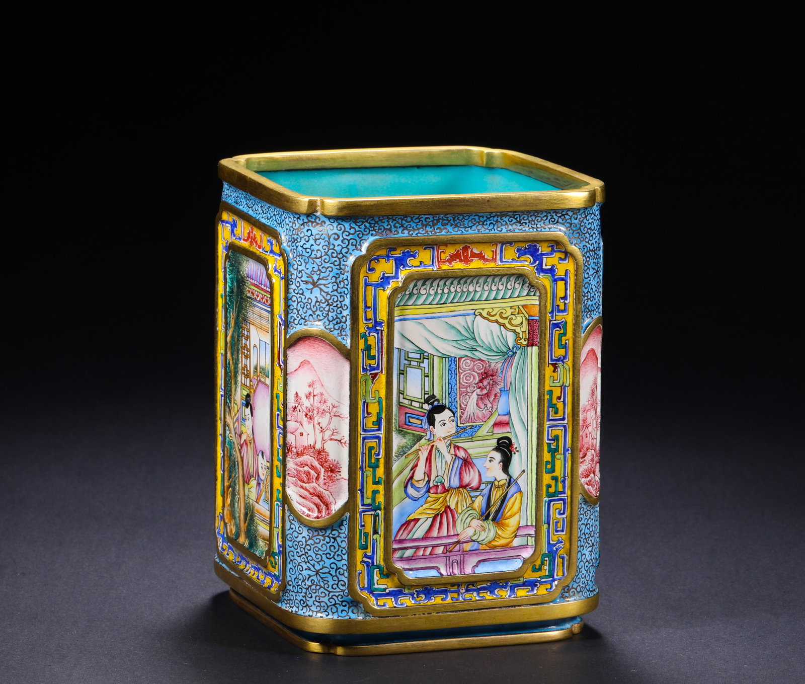 Square Brush Pot, Enamel over Copper, with Ladies of the Court, Qing Dynasty: H:12.5cm(4.92in) W:9.4cm(3.70in) Weight:700g(1.54lb)Painted enamel brush pot is supreme imperial scholarly treasure exclusively made by Qing imperial workshop in Kang-Yong-Qian period. With elegant bl