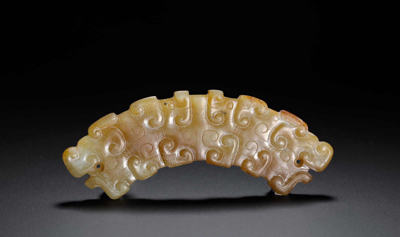 Hetian Jade Pendant with Double Dragon Head Pattern, Spring and Autumn Period (1 of 9)