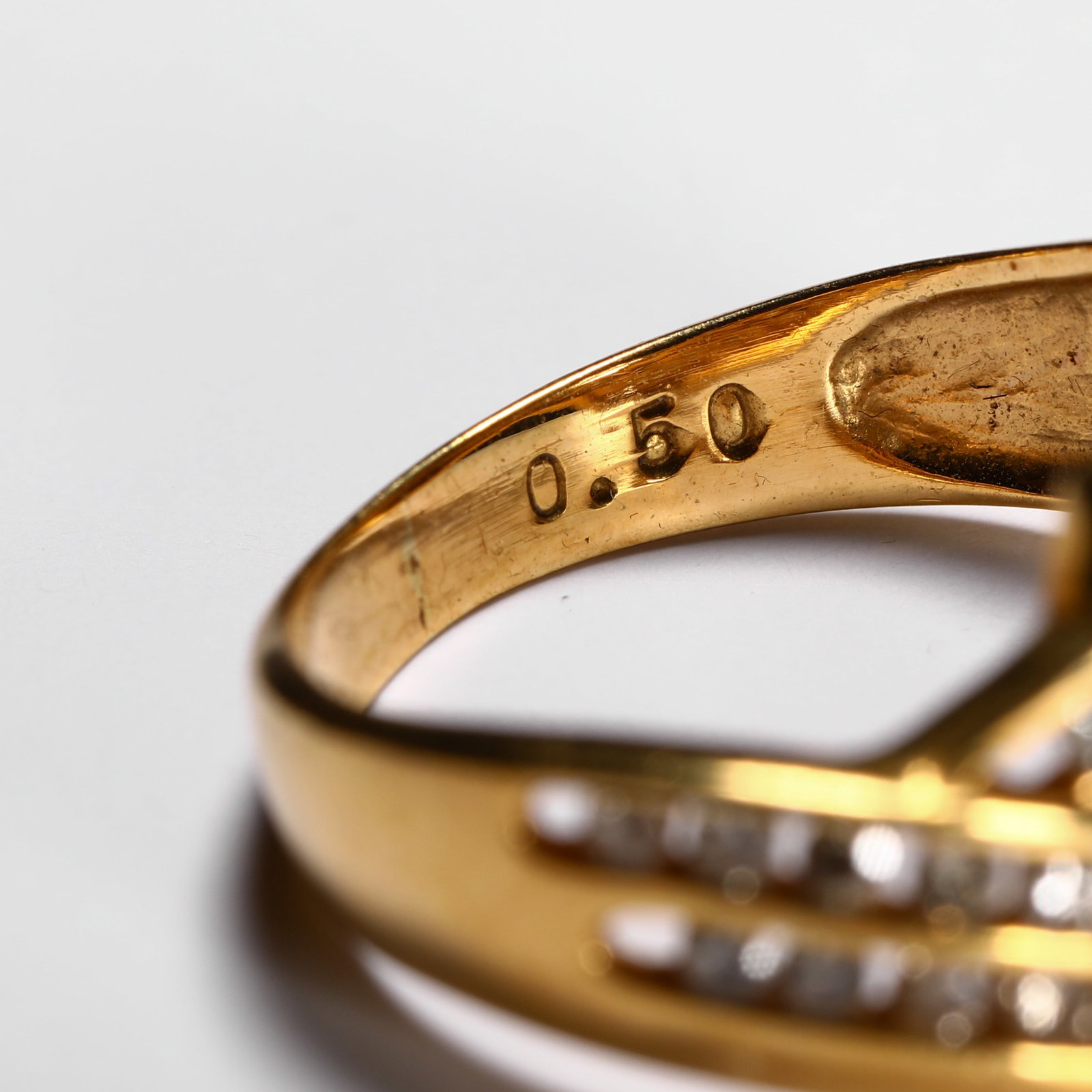 18K GOLD RING - 3