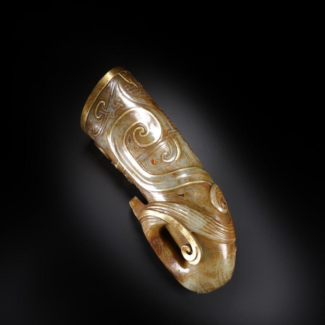 HAN HETIAN JADE INLAID GOLD INLAID TREASURE HORN CUP (1 of 9)