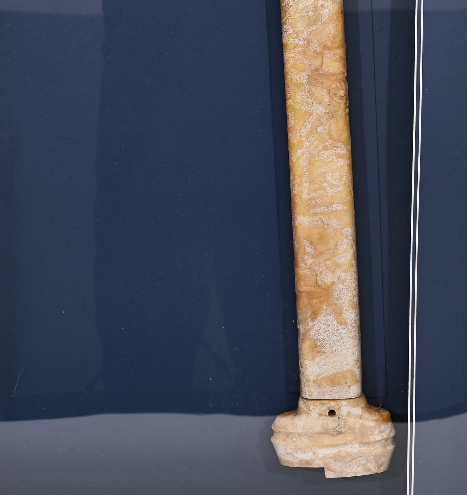 ANCIENT JADE AXE HANGING SCREEN - 6
