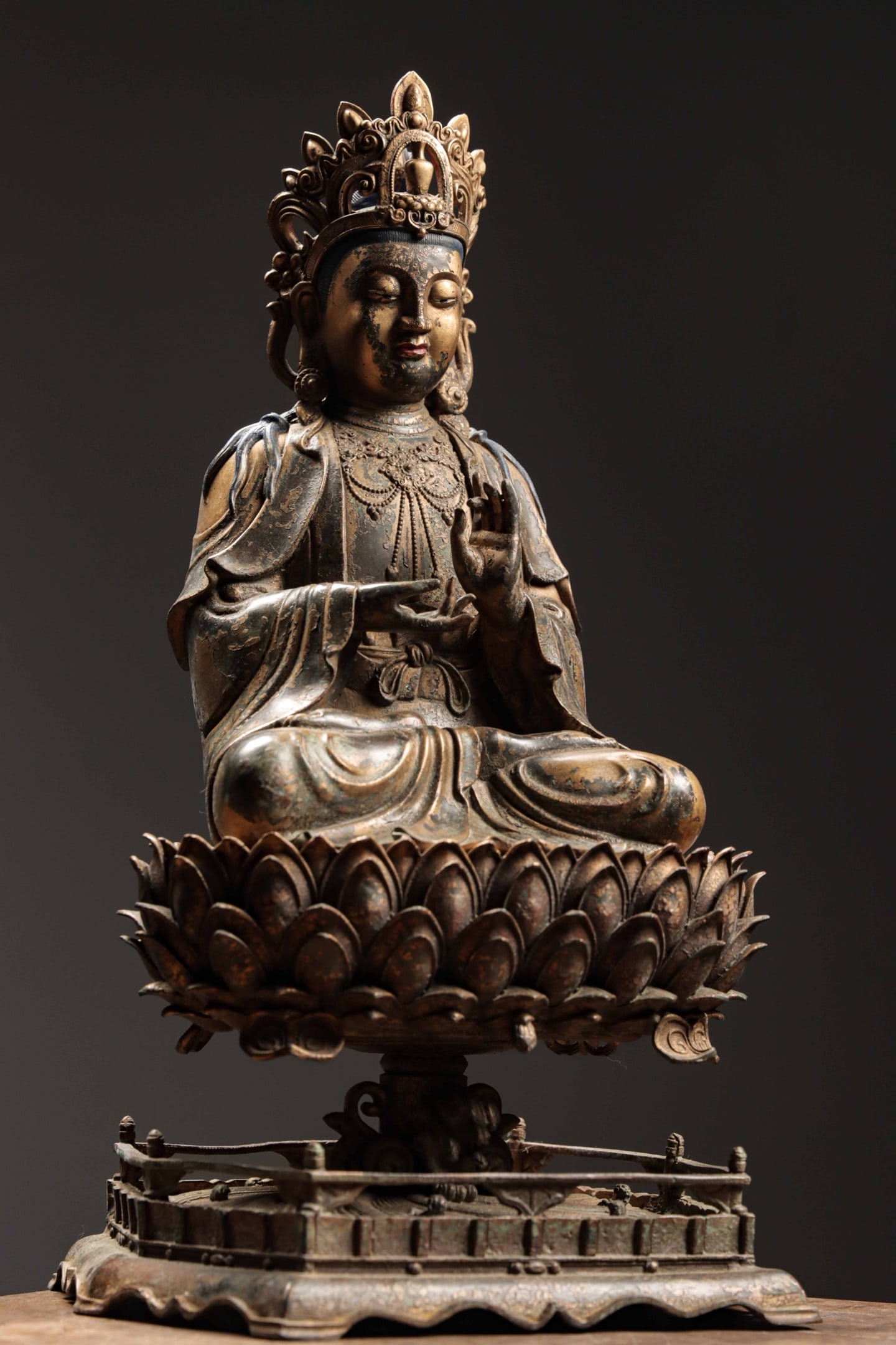 SONG DYNASTY, GILDED BRONZE STATUE OF BODHISATTVA MAHASTHAMAPRAPTA (1 of 10)