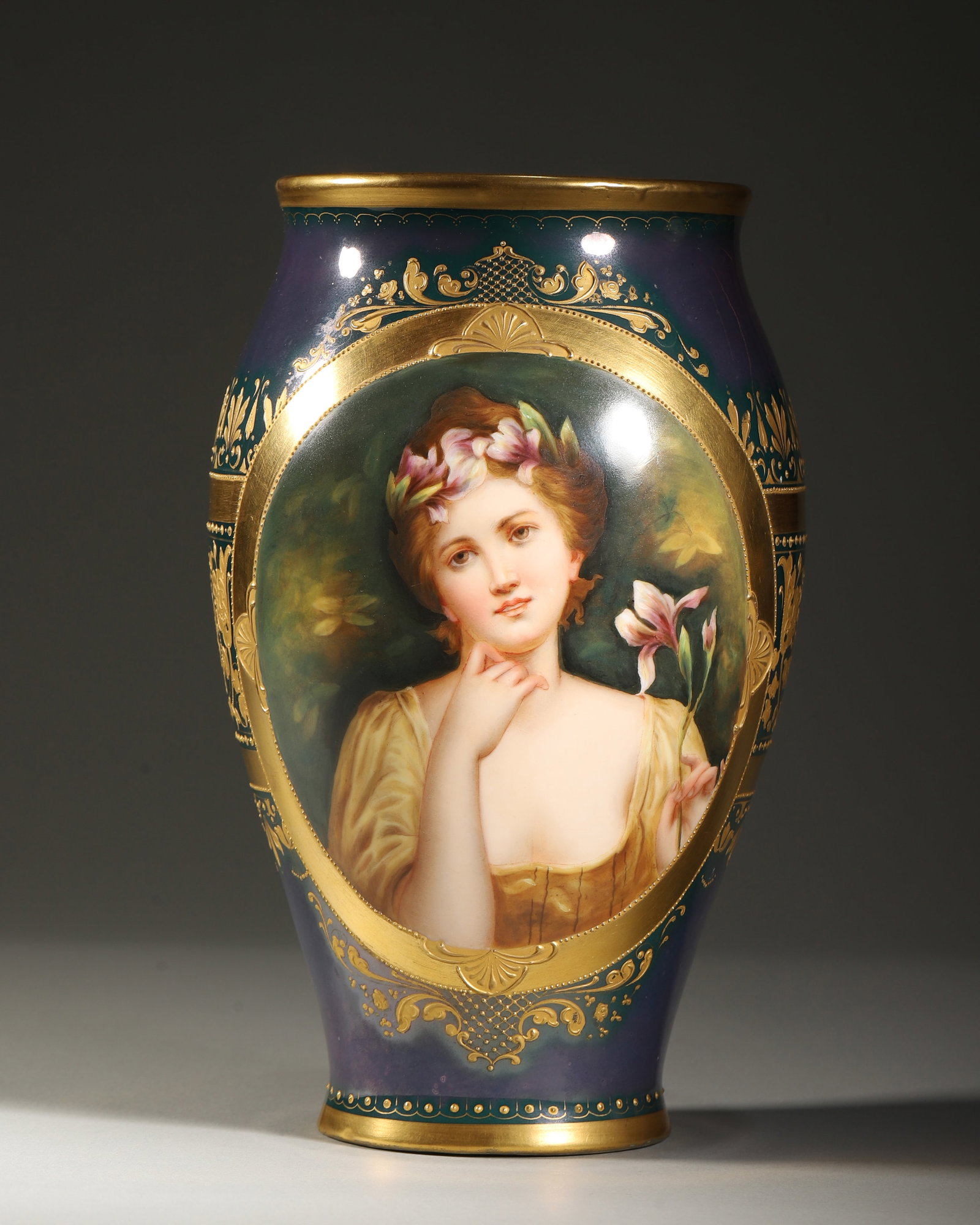 19th-Century Austrian Royal Vienna Porcelain Decorative Vase with Figural Motifs (1 of 7)