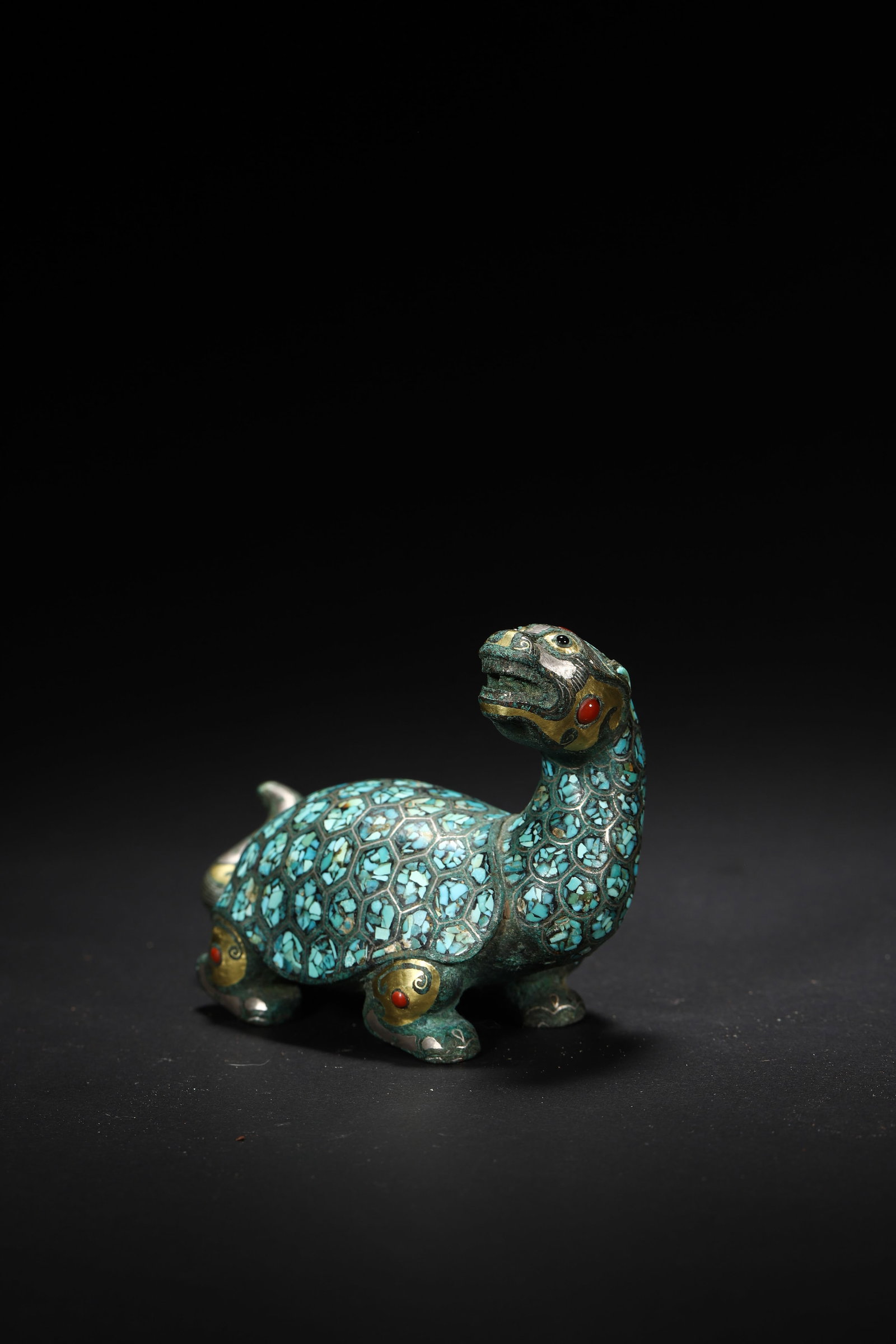 Warring States Period Gold-and-Silver-Inlaid Turquoise Dragon-Turtle-Form Vessel (1 of 6)