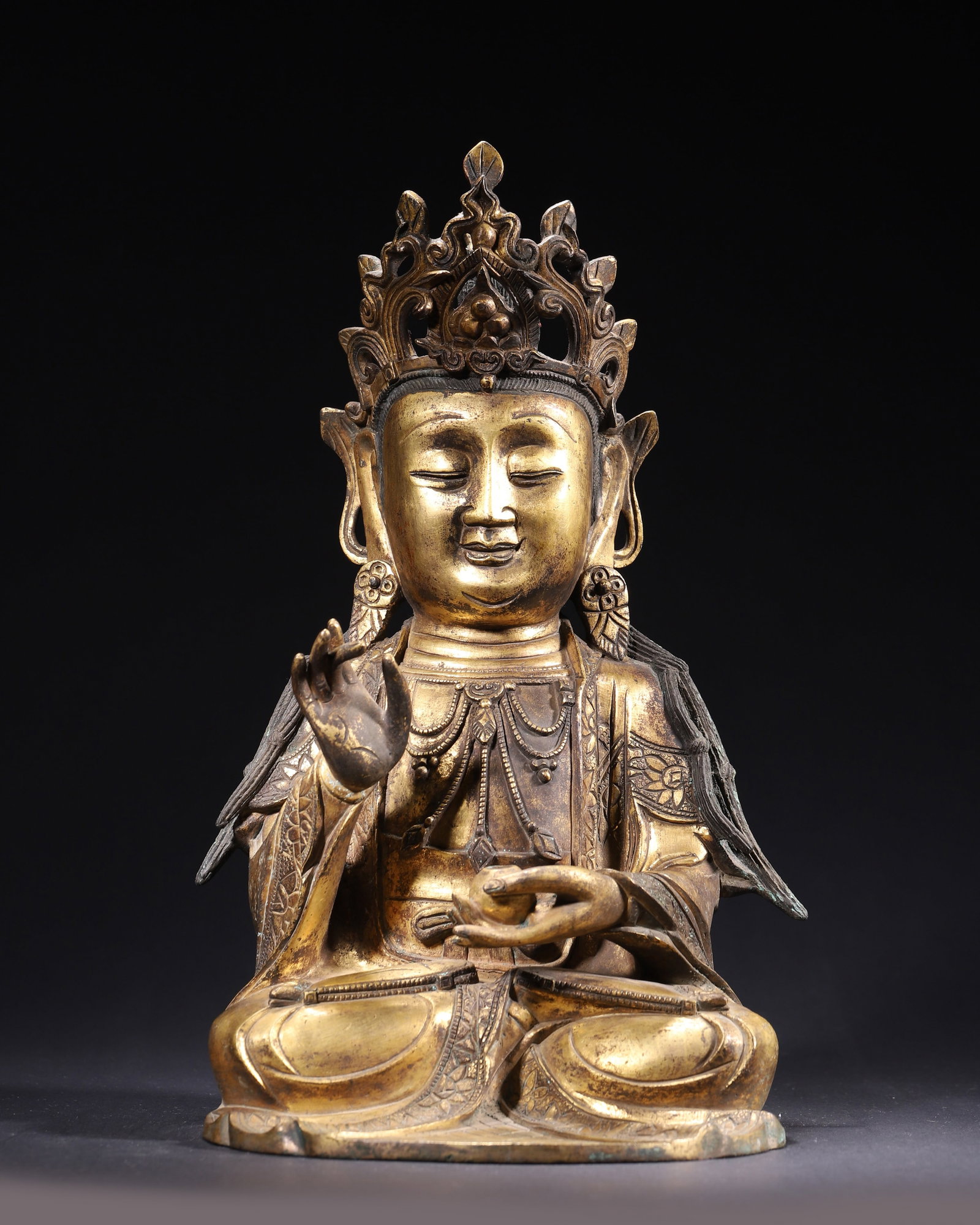 Mid-to-Late Ming Dynasty, Gilt Bronze Seated Guanyin Statue Holding Pearl (1 of 10)