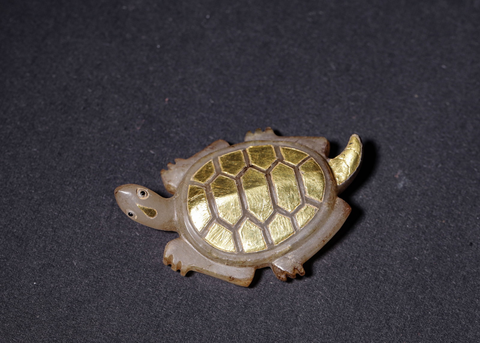 Han Dynasty, Hetian Jade Tortoise Pendant with Gilded Decoration (1 of 6)