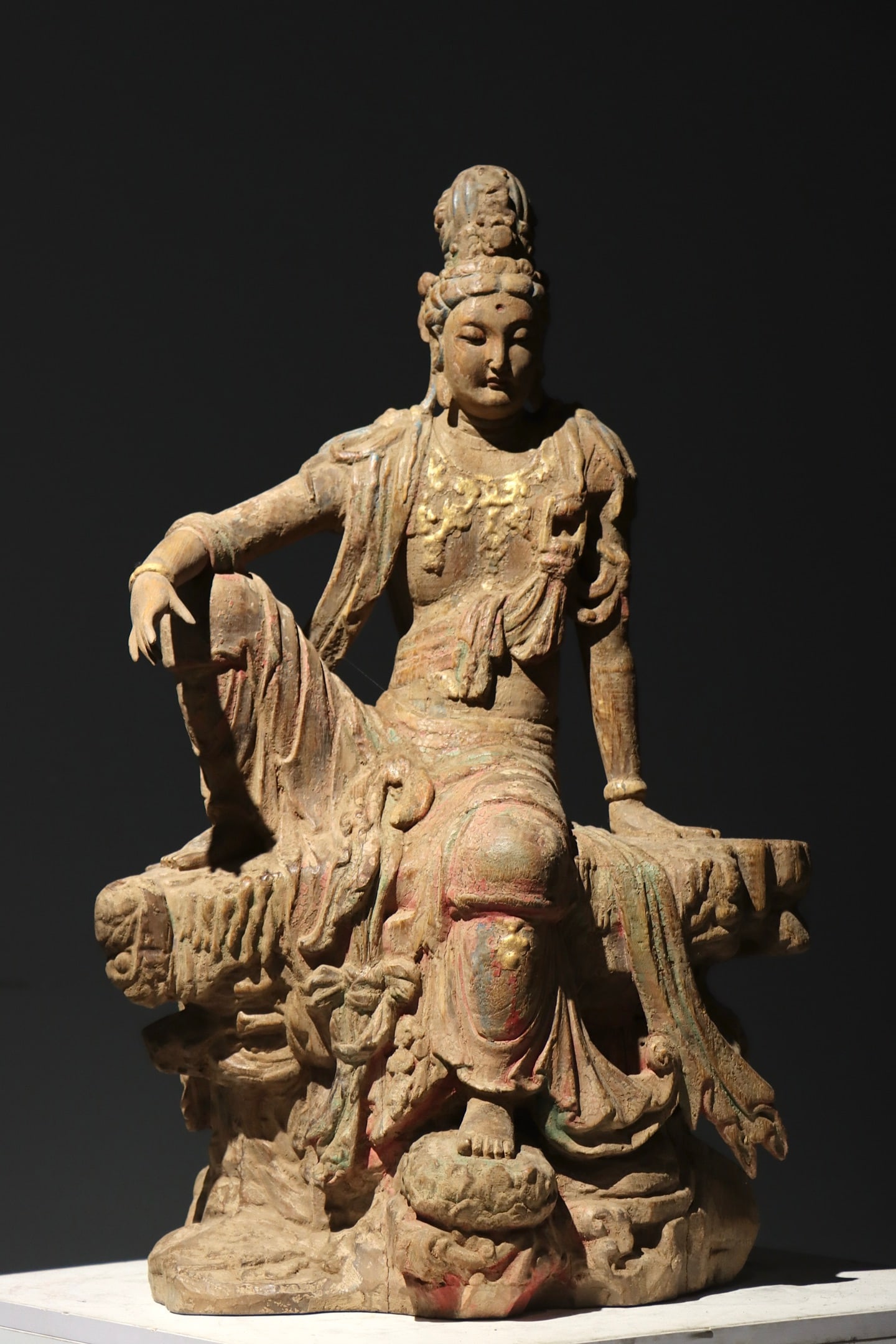 Song Dynasty, Wooden Carved Figure of Free Guanyin: Made of nanmu wood. ,. Dimensions: Width: 54cm (21.26in), Height: 83cm (32.68in) Item description The East is Red Auctions