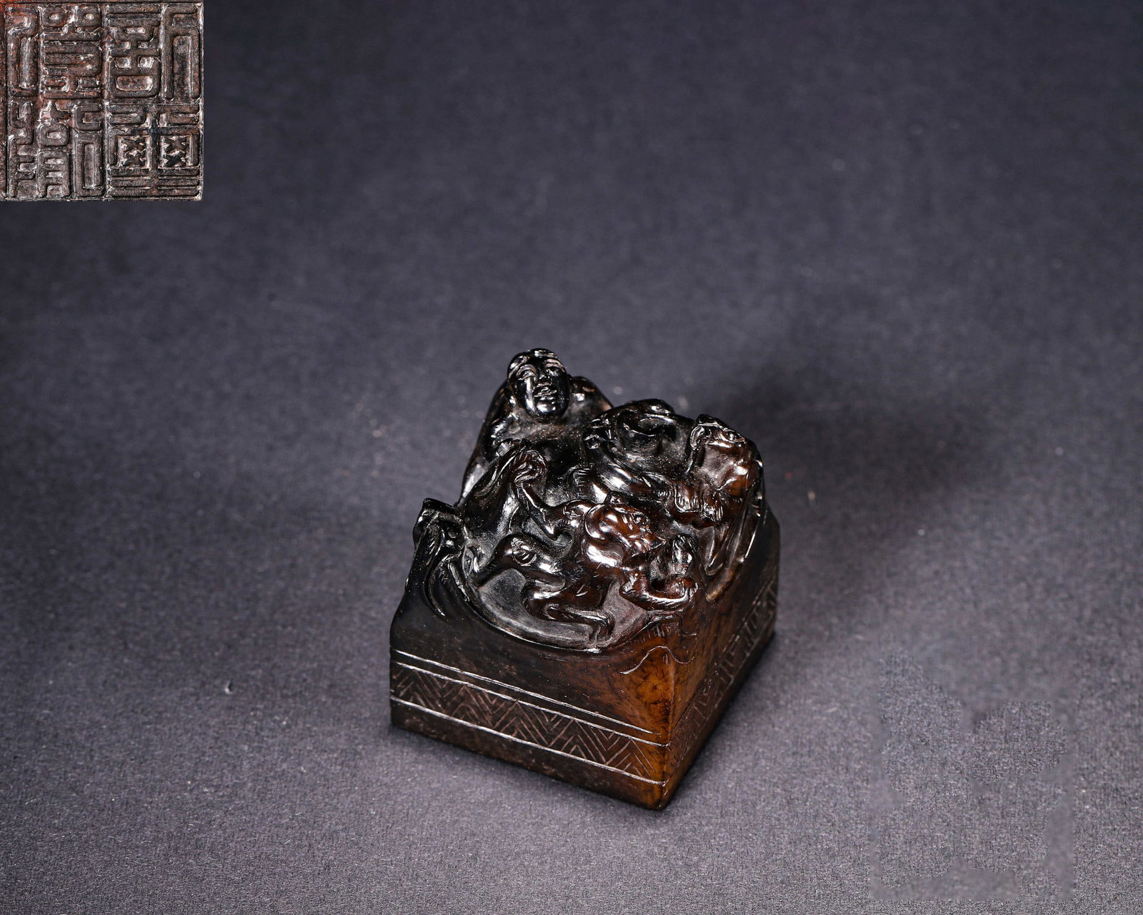 Han Dynasty, Hetian Jade Square Seal with Openwork Multi-Chilong Knob (1 of 8)