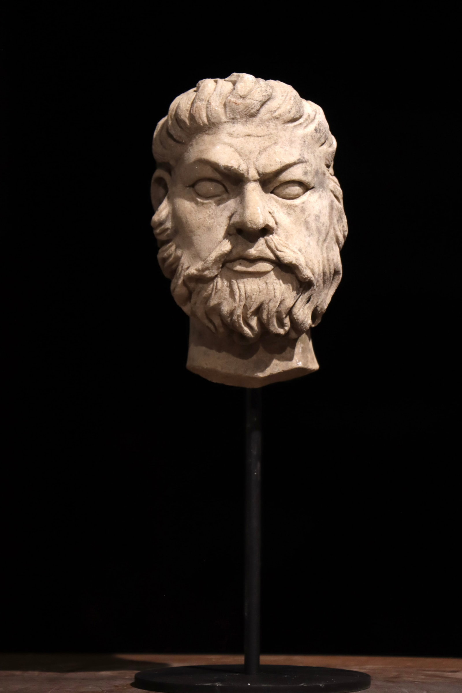 3rd Century, Ancient Greek Stone Head: 3rd Century, Ancient Greek Stone Head, offered in fine condition. Dimensions: Total Height: 31cm (12.20in), Net Height: 15cm (5.91in) Item description ? The East is Red Auctions