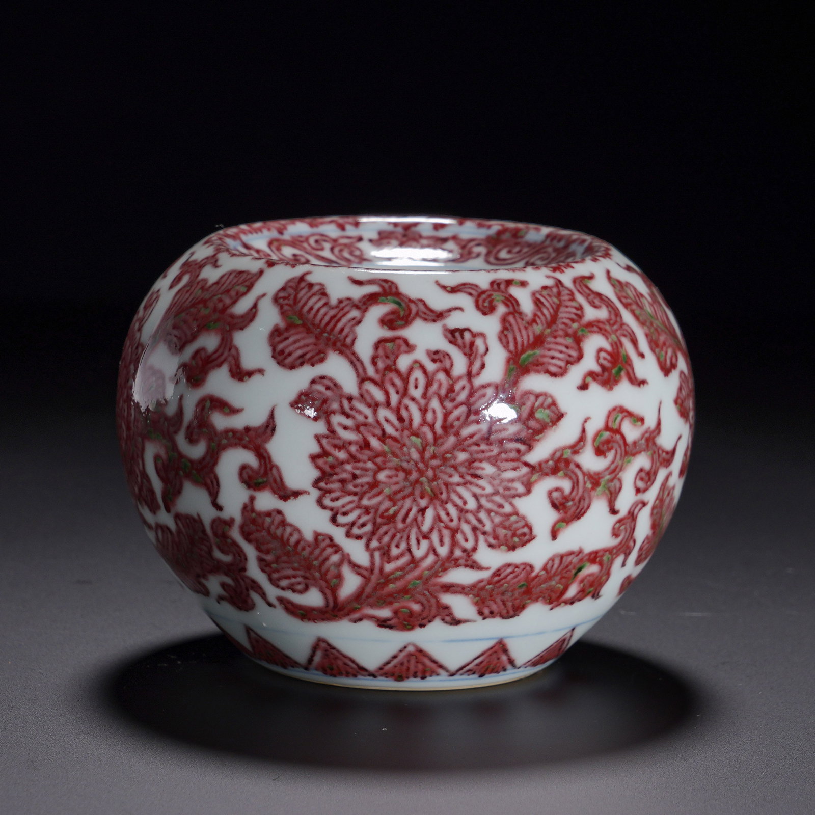 Qing Dynasty, Kangxi Period, Underglaze Red Apple Vase with Floral Patterns (1 of 9)
