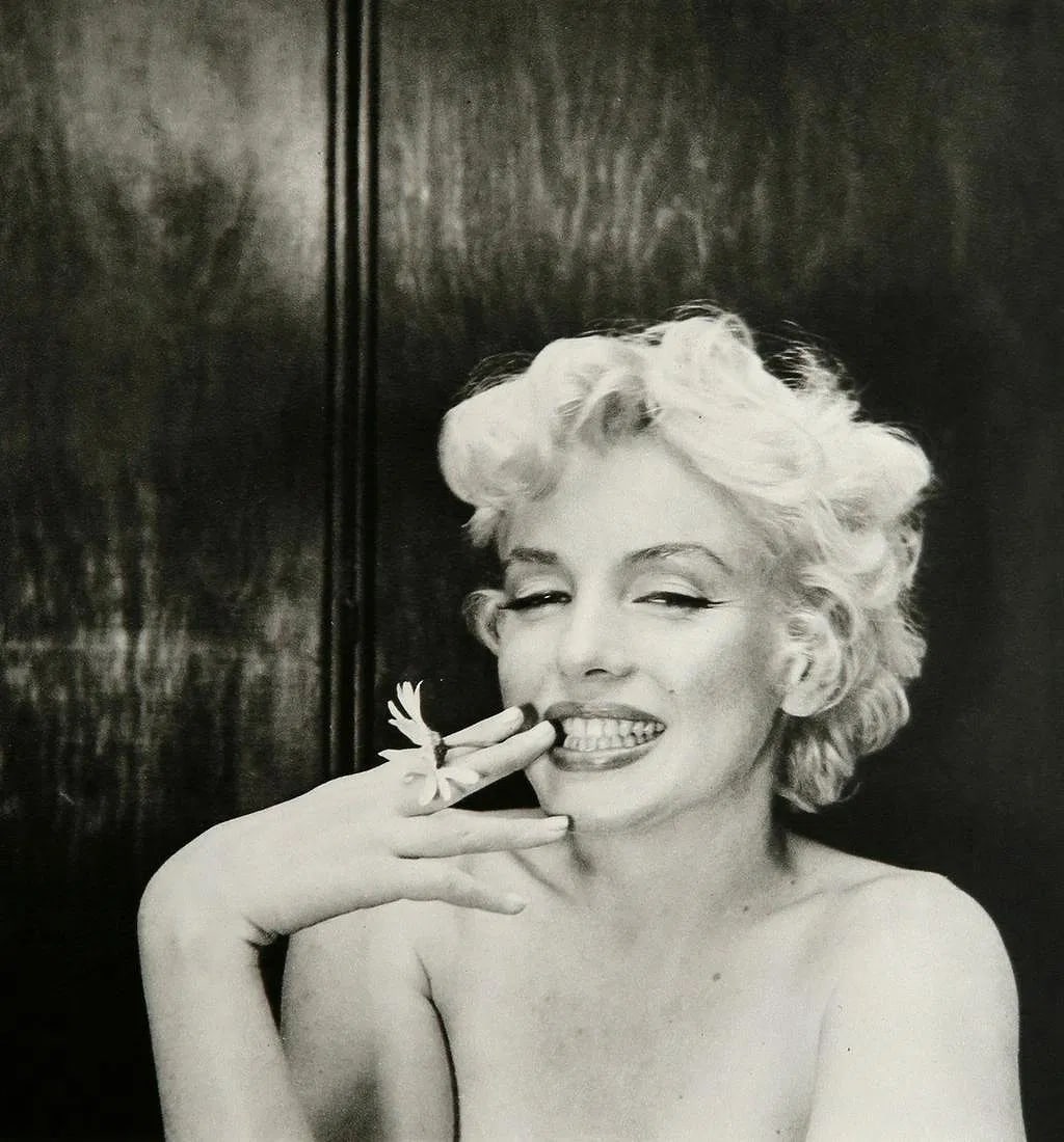 Cecil Beaton - Marilyn Monroe 1956: Cecil Beaton - Marilyn Monroe Photo Litho. Measures: 7 x 7 inches, mounted to foamboard.