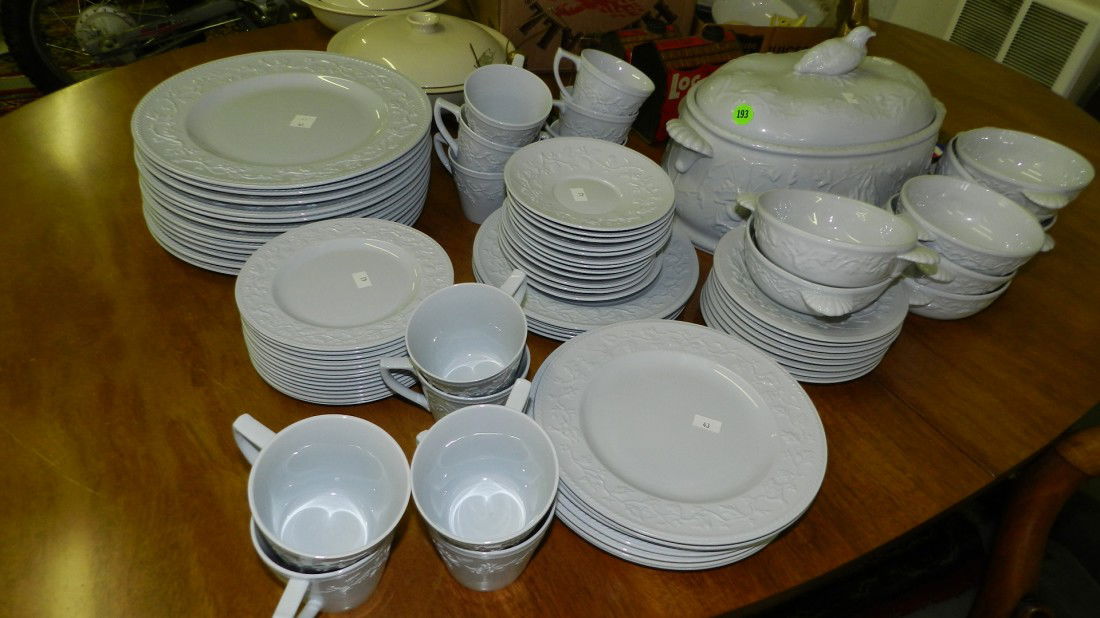 large Spode china set "Alenite" with serving piece: large Spode china set "Alenite" with serving pieces
