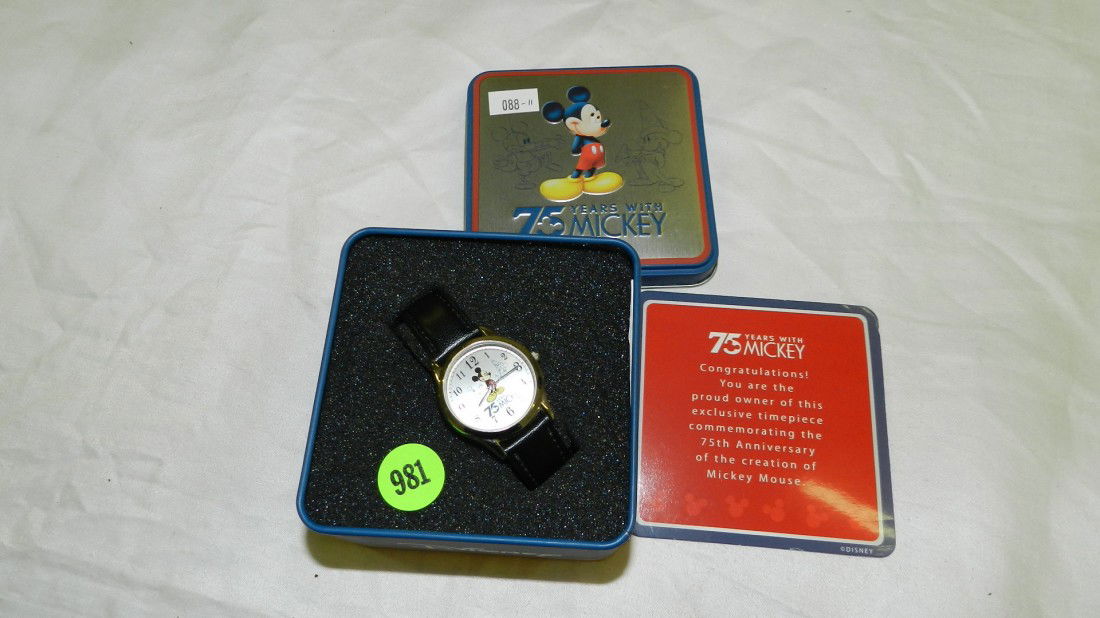 from a private collection, nice mens Mickey Mouse: from a private collection, nice mens Mickey Mouse 75th year w/box new wrist watch c-88