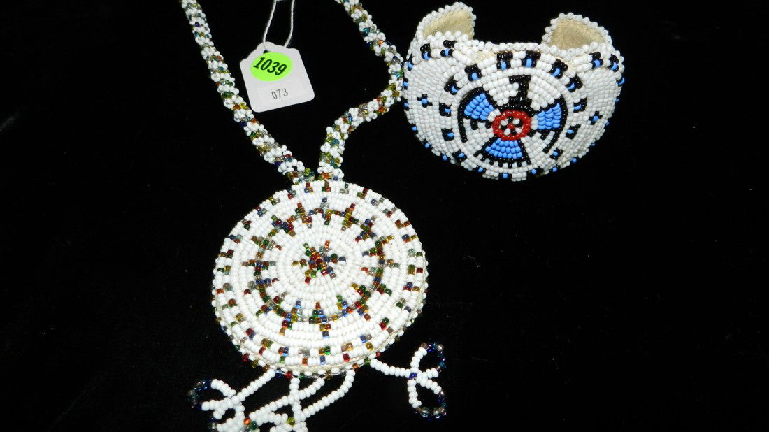 2 piece wonderful Native American beaded bracelet: 2 piece wonderful Native American beaded bracelet & necklace