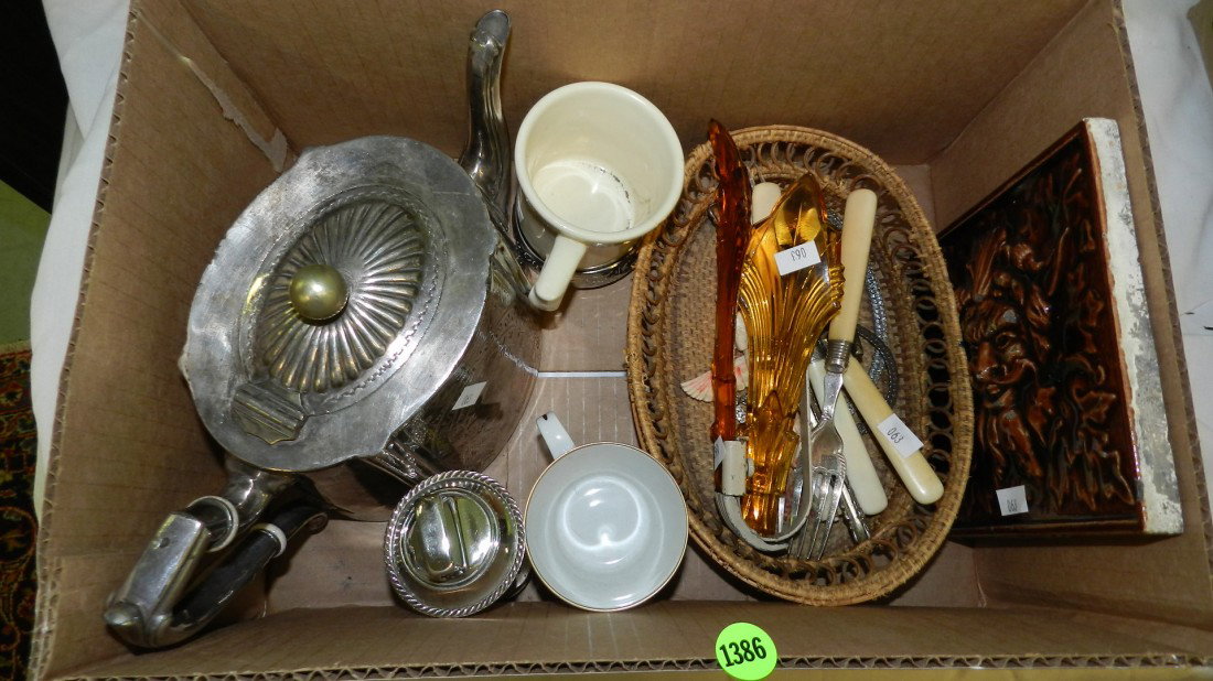 box of estate collectibles: box of estate collectibles