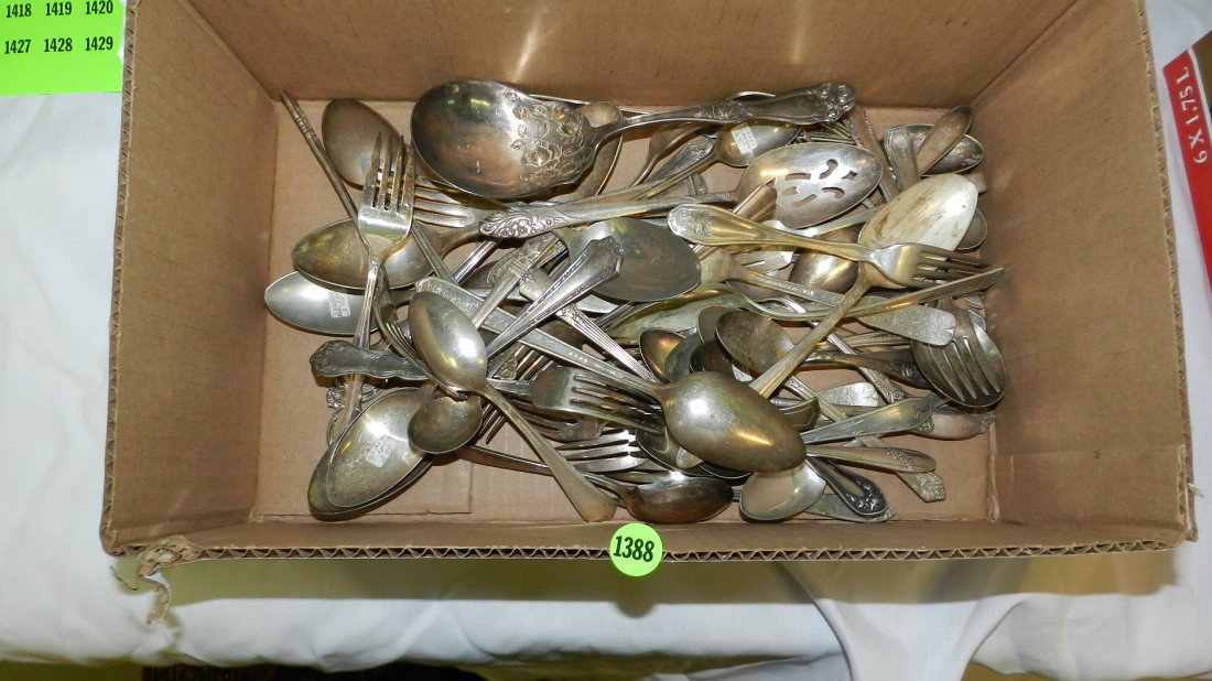 box of estate collectibles: box of estate collectibles
