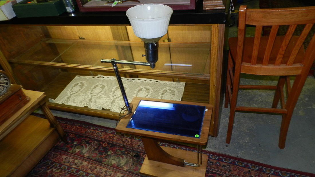 vintage mid century? / Deco? lamp table w/blue gla: vintage mid century? / Deco? lamp table w/blue glass SSR