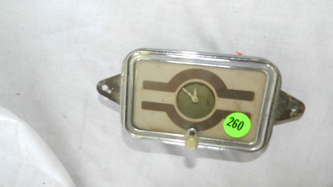vintage auto dash clock: vintage auto dash clock