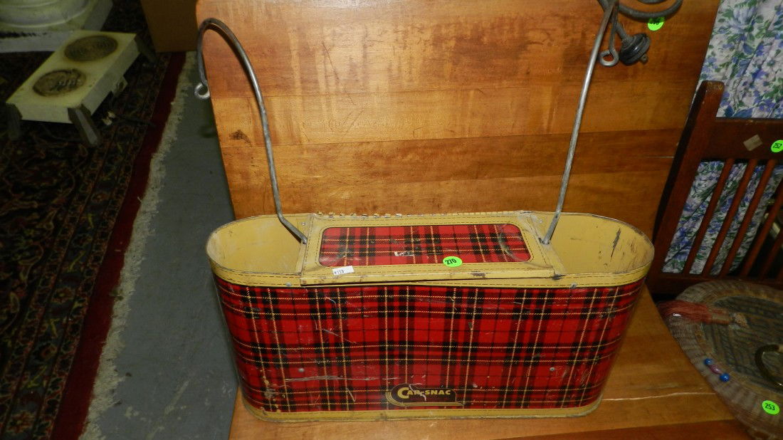 vintage metal hanging auto picnic set as seen: vintage metal hanging auto picnic set as seen