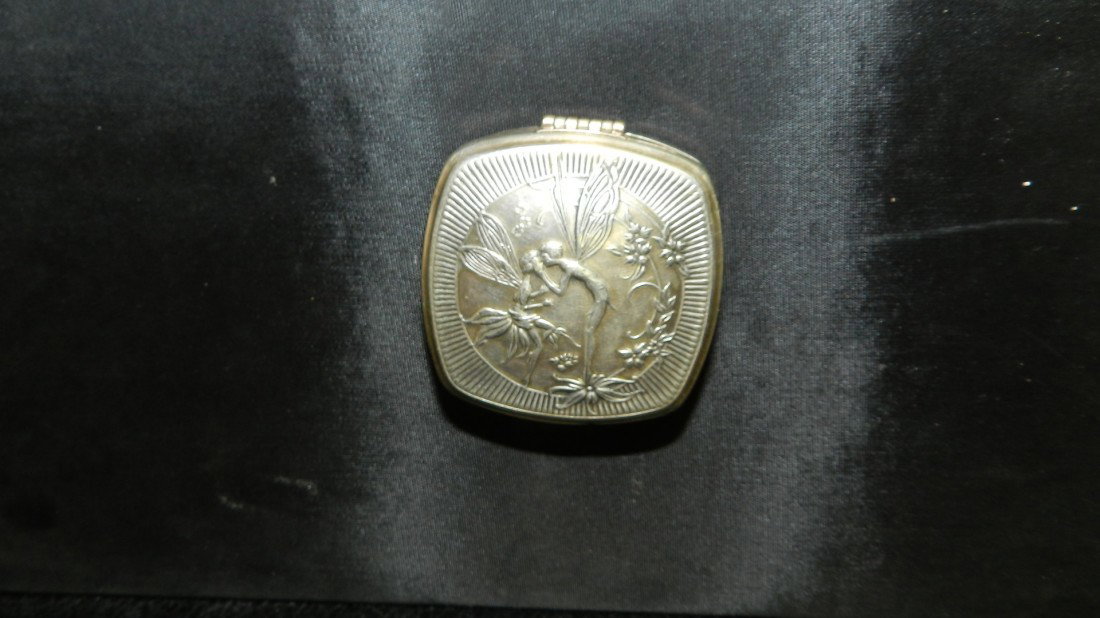 super, vintage fairy compact: super, vintage fairy compact