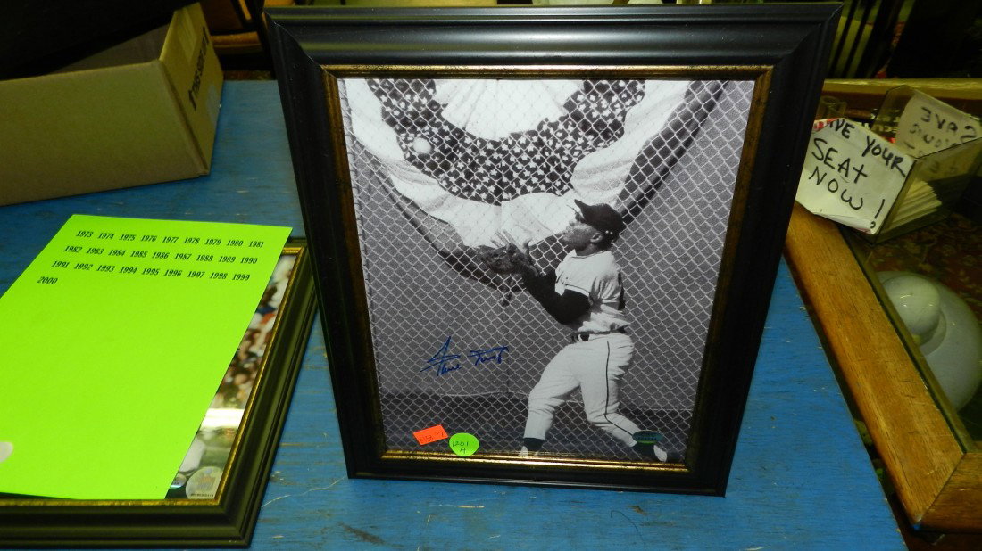 original signed autograph by baseball's great Wi: original signed autograph by baseball's great Willie Mays, with COA framed
