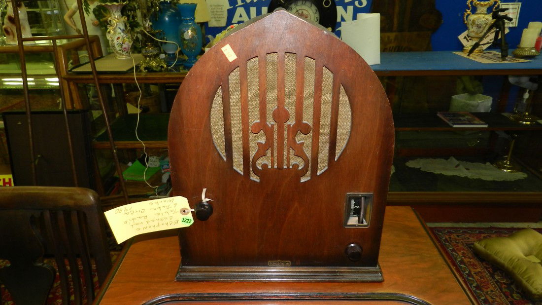 vintage 1930's Echophone table top radio: vintage 1930's Echophone table top radio
