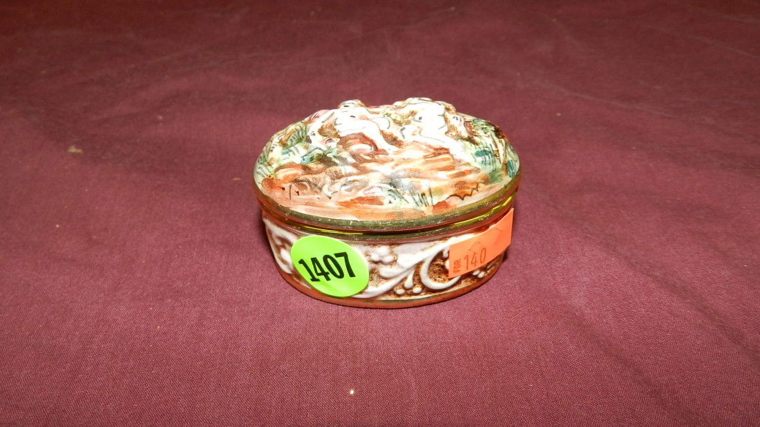 small porcelain Capodimonte pill / ring box: small porcelain Capodimonte pill / ring box