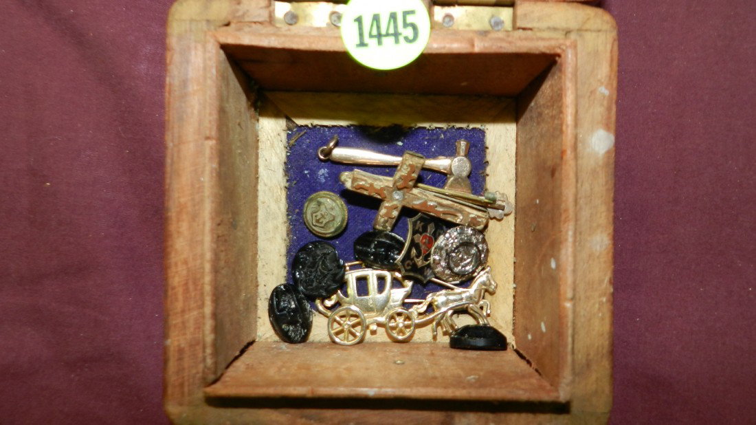 box of jewelry and misc with carved box: box of jewelry and misc with carved box