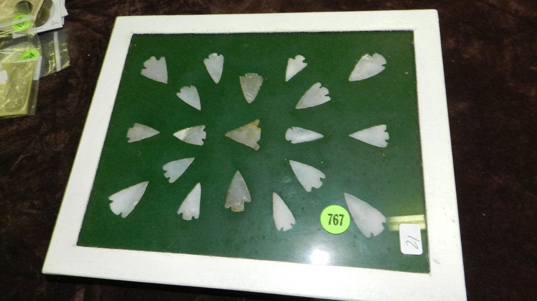 case of vintage Native American arrowheads: case of vintage Native American arrowheads