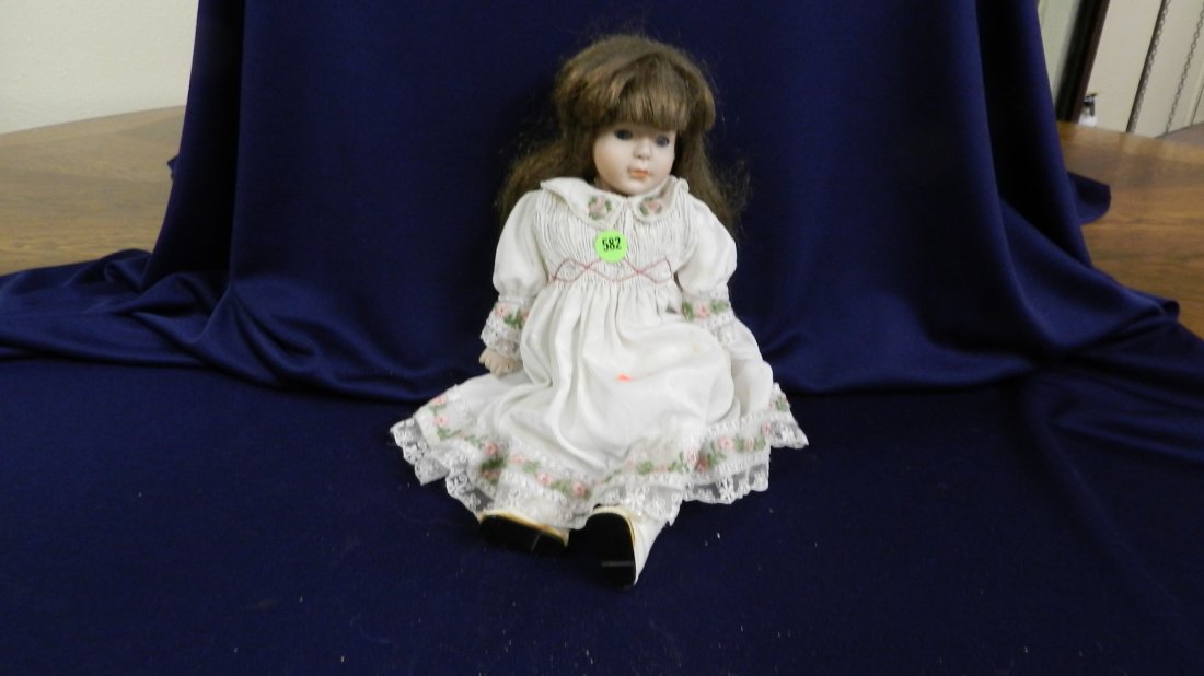 vintage bisque doll: vintage bisque doll