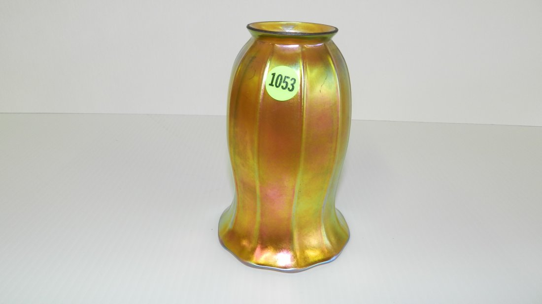 wonderful art glass bridge lamp shade, Steuben (m: wonderful art glass bridge lamp shade, Steuben (marked) cond VG 6"