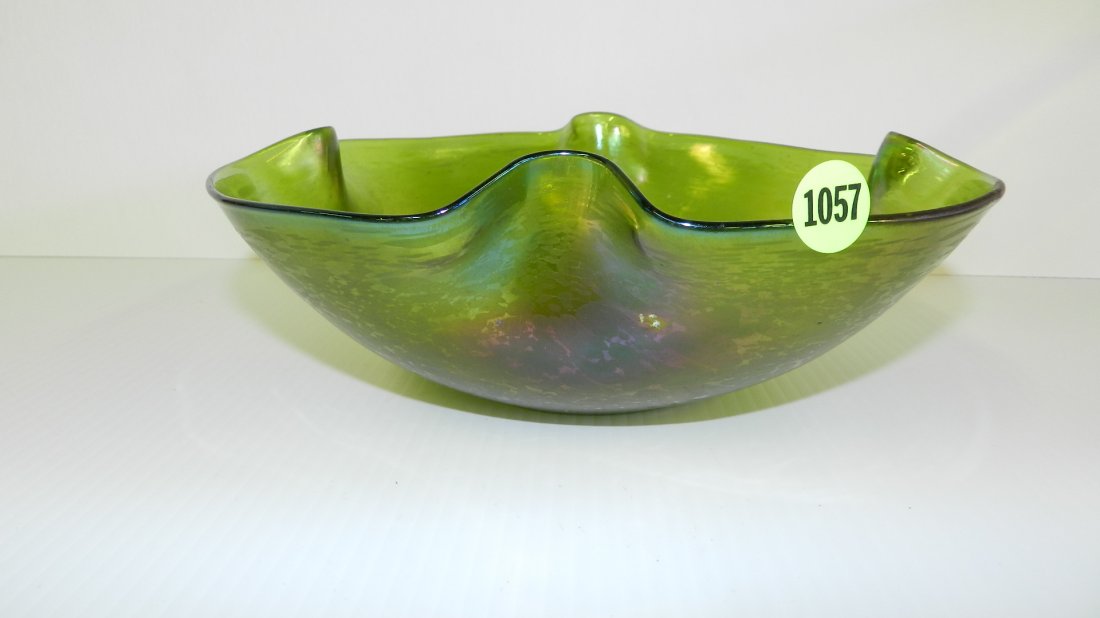 unique art glass bowl Quatrefoil Loetz? iridescen: unique art glass bowl Quatrefoil Loetz? iridescent, cond VG