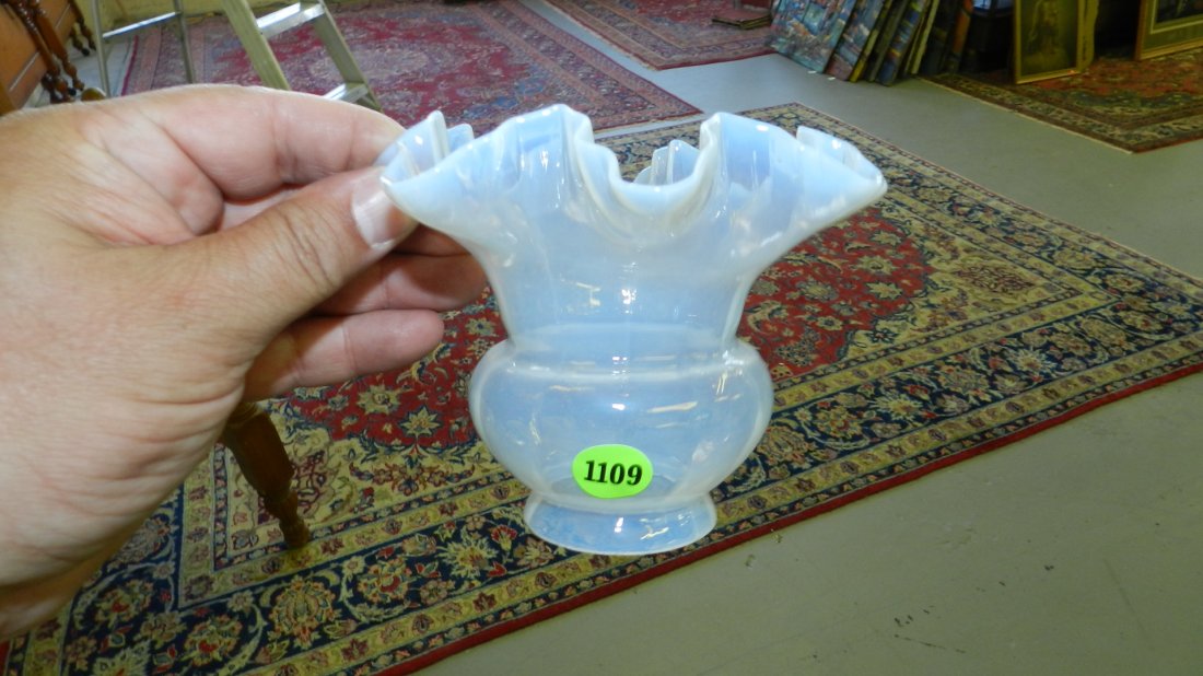 vintage opalescent bridge lamp shade, cond VG: vintage opalescent bridge lamp shade, cond VG