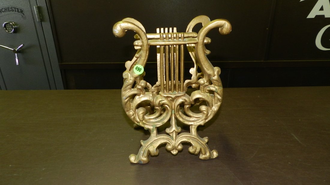 Gold Tone metal sheet music Holder(?): Gold Tone metal sheet music Holder(?)