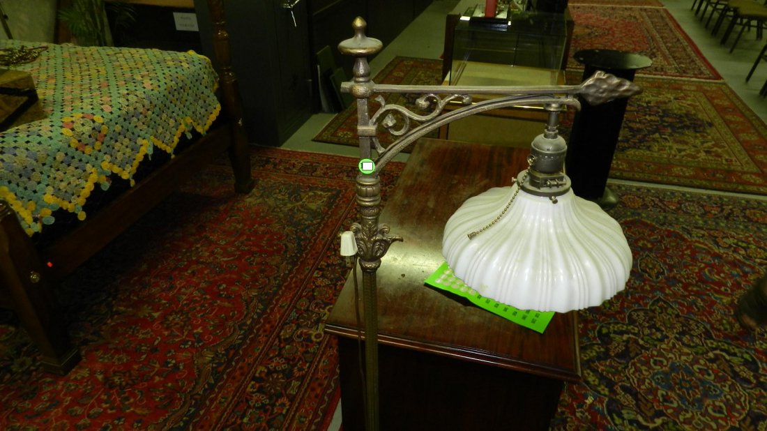nice antique floor lamp with arrow SSR: nice antique floor lamp with arrow SSR