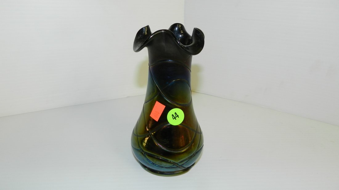 Lovely Loetz (unsigned) art glass vase cond VG 6 3/4: Lovely Loetz (unsigned) art glass vase cond VG 6 3/4