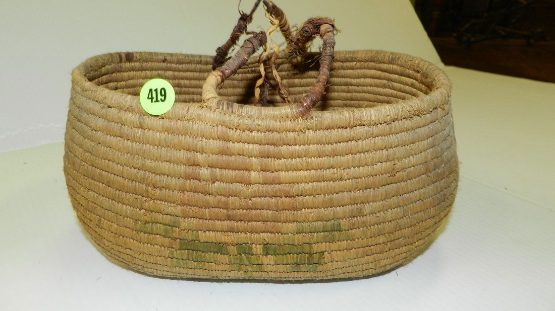 authentic / vintage Native American hand woven basket,: authentic / vintage Native American hand woven basket, from Raffia basket as found 5x10
