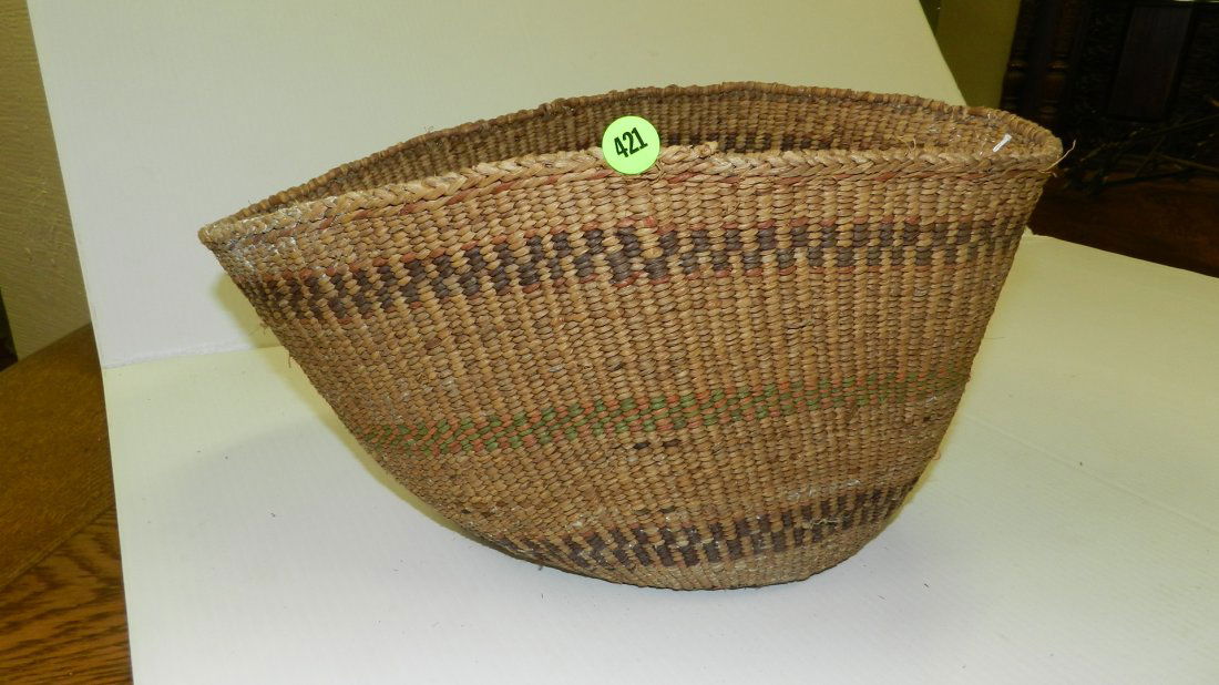 authentic / vintage Native American hand woven basket,: authentic / vintage Native American hand woven basket, from Chehalis 8x12