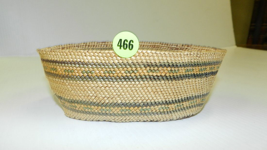authentic / vintage Native American hand woven basket,: authentic / vintage Native American hand woven basket, Makah oval bowl 3x8