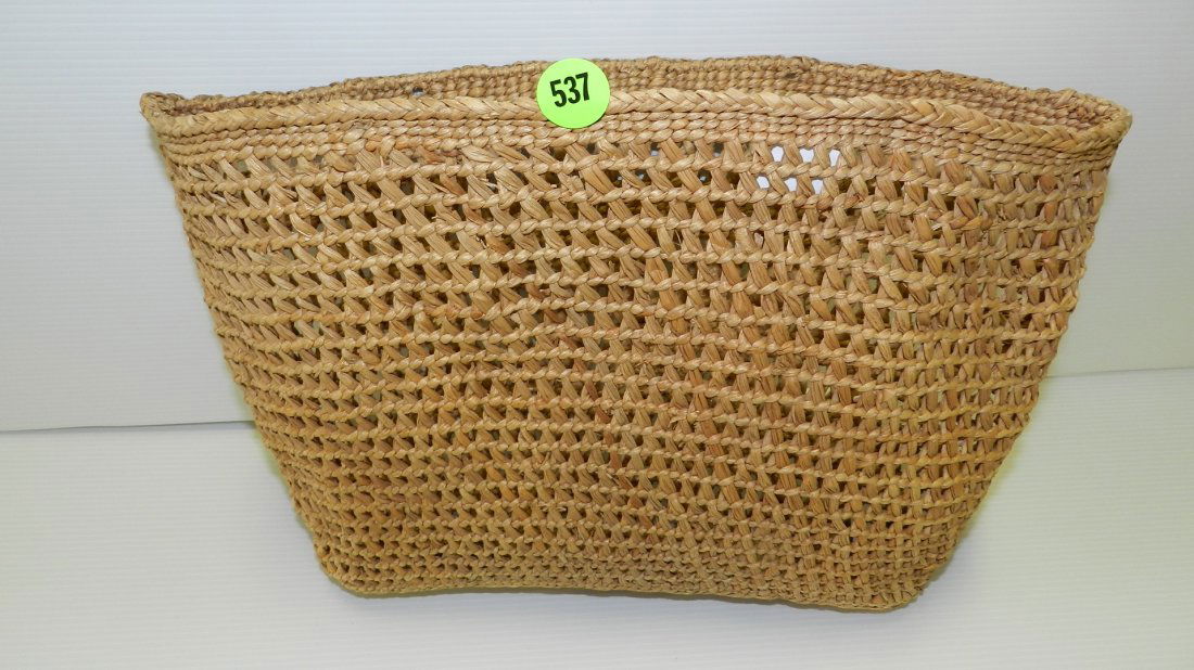 Authentic / vintage Native American hand woven basket,: Authentic / vintage Native American hand woven basket, 7.5 X 12